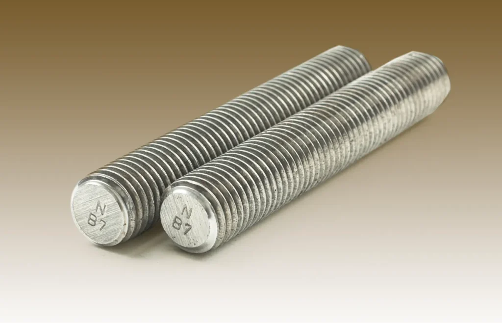 تفاوت استاد بولت با پیچ معمولی در چیست؟